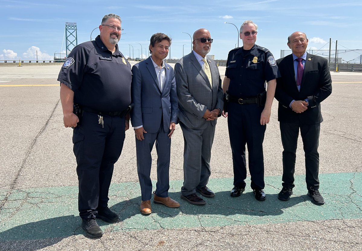 RepShriThanedar's tweet photo. Just visited the Ambassador Bridge, the only commercial crossing from our region to Canada, with @BennieGThompson and @RepLouCorrea 

The Gordie Howe Bridge will create more jobs and increase US-Canada trade. But due to Trump's corruption, it's still closed. He must open it ASAP. https://t.co/j3WHvBKo7C