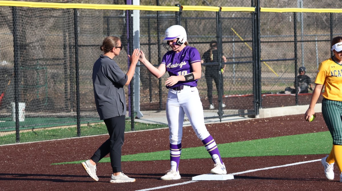 fierrojennifer's tweet photo. .@marblefallsisd @MFHS_Sports @MarbleFallsSB's player Callie Phillips named all-state!!!
https://t.co/nNnrq0fPuo
#GoGetEmMustangs #GoldStandard #NoDoubt #Mustangs #LadyMustangs #TheBroadPodcaster #TexasChalkTalk #marblefallstx #burnetcountytx #highlandlakestx #hillcountrysports https://t.co/tFUw6gy4AV