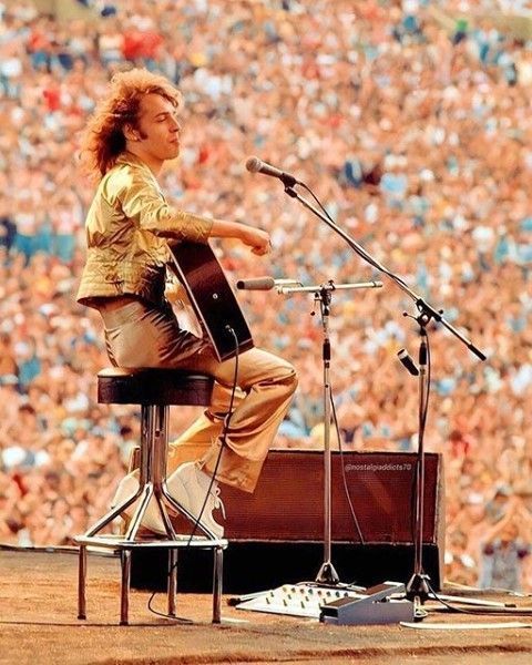 crockpics's tweet photo. Peter Frampton headlining a sold-out crowd of over 100,000 fans at JFK Stadium in Philadelphia, June 11, 1977. A great look at the peak of the 'Frampton Comes Alive!' era, beautifully captured by Sam Emerson. 

Also on the bill were Lynyrd Skynyrd and The J. Geils Band. 

Were you able to see Peter Frampton live?👇️