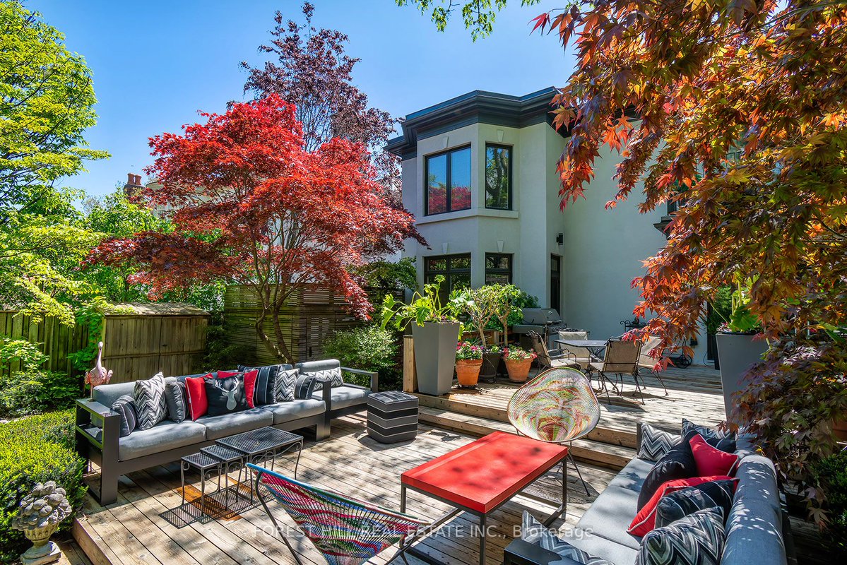 LUXRE's tweet photo. Nestled in prestigious Lower Forest Hill, steps to Forest Hill Village, this grand family residence offers an exceptional blend of scale, elegance, and functionality.

🗝️ Forest Hill Real Estate Inc., Brokerage | $6,498,000 CAD | https://t.co/kCPA5lrZ0m https://t.co/PczO8YNeqc