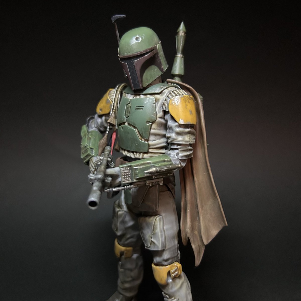 74ReSTART's tweet photo. おはようございます☀️

BANDAI 1/12 scale
BOBA  FETT、完成しました〜🙌🎶

僕は一部部分塗装とウェザリングで仕上げましたが、パチ組でも十分満足できる良キットでした👏✨✨✨🎶

 #スターウォーズ
 #ボバ・フェット
 #プラモデル https://t.co/xeU7tqHFpK