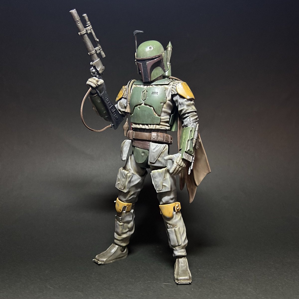 74ReSTART's tweet photo. おはようございます☀️

BANDAI 1/12 scale
BOBA  FETT、完成しました〜🙌🎶

僕は一部部分塗装とウェザリングで仕上げましたが、パチ組でも十分満足できる良キットでした👏✨✨✨🎶

 #スターウォーズ
 #ボバ・フェット
 #プラモデル https://t.co/xeU7tqHFpK