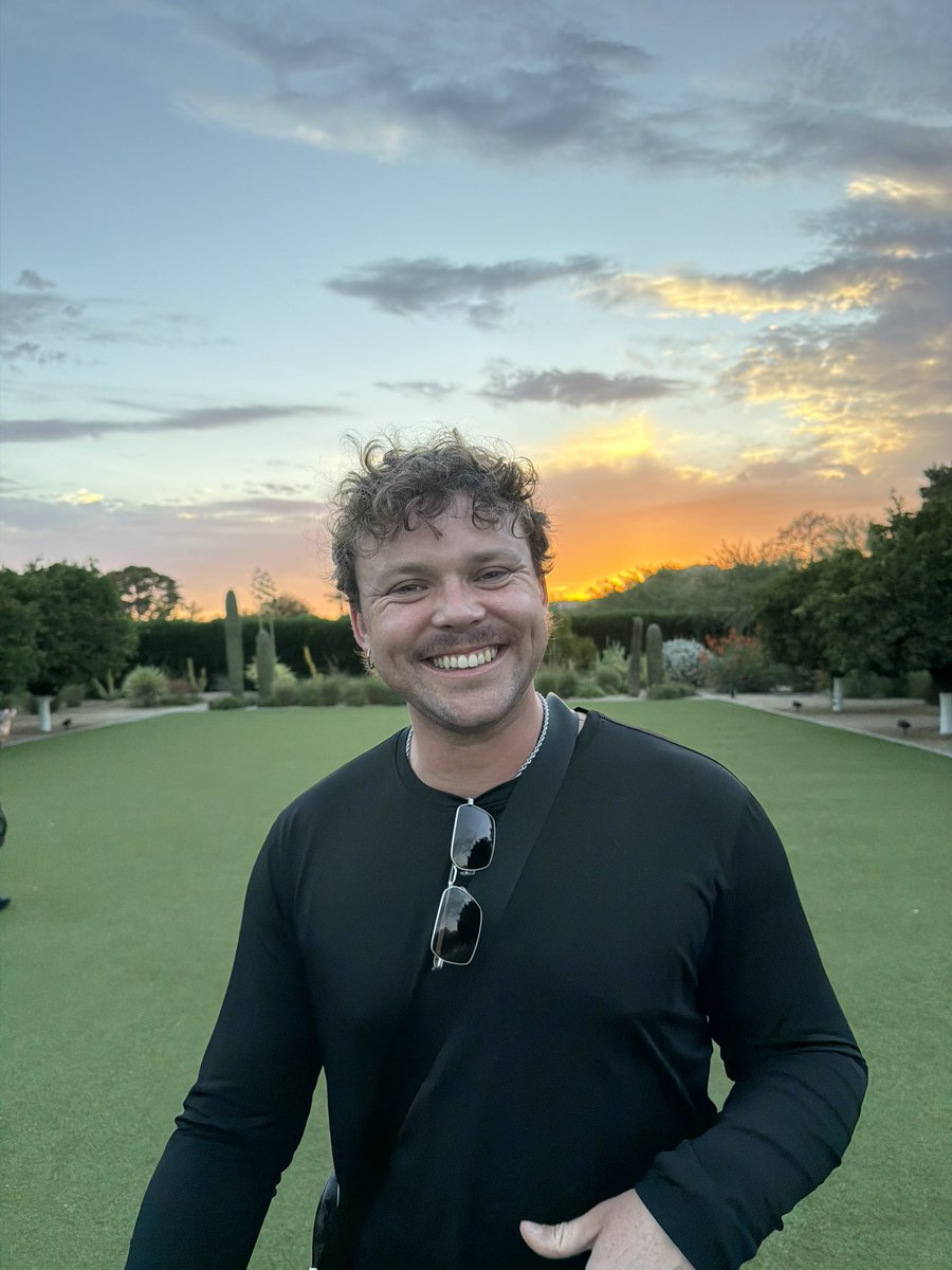 5SOS's tweet photo. the man, the myth, the legend that has spilled his actual blood sweat and tears every night on this tour and is THE backbone of every show. Everyone wish Ash a happy birthday!! https://t.co/E7pF2O5phD