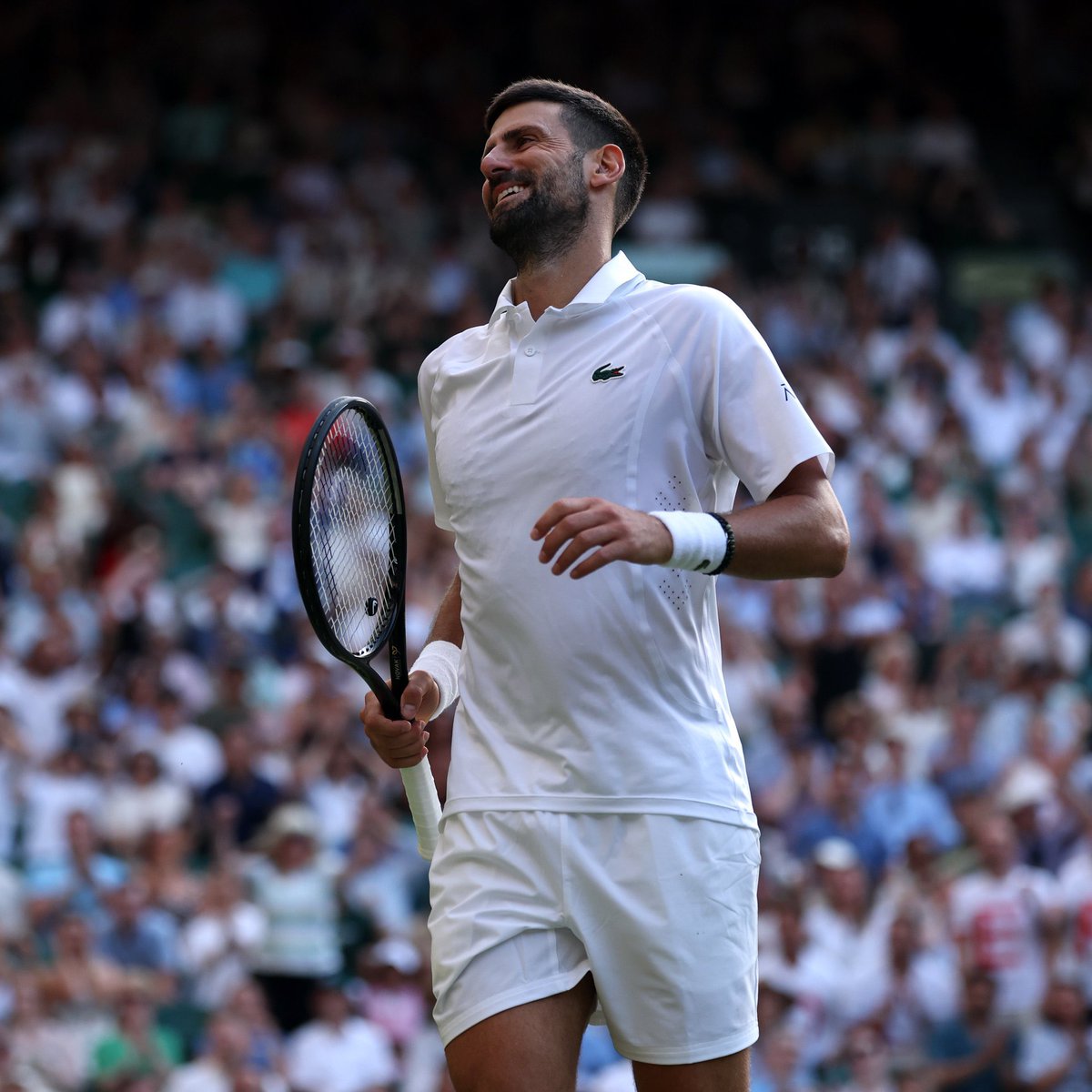 PulidoFran7's tweet photo. Djokovic se ha metido en semifinales de #Wimbledon tras más de 5 horas de partidos. Tiene 24 y desea más que nadie ganar otro. Es imposible no estar en su barco. https://t.co/TY12TaQ3iT
