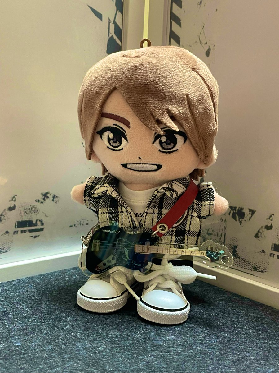 887_jp's tweet photo. SNS参考にダイソーで材料買ってきて簡易撮影ブース作成📷
取り敢えずこれでごちゃごちゃ部屋は隠せるハズw https://t.co/tyanSUoyWS