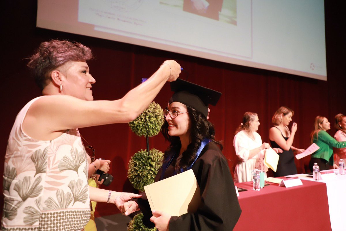 SECSonora's tweet photo. Las Escuelas Normales y unidades de la Universidad Pedagógica Nacional (UPN) ubicadas en Sonora graduaron a más de 875 nuevas y nuevos profesionales de la educación. 🎓✨

Lee el boletín completo en: https://t.co/Oq5zo3nrJD https://t.co/2apB3HhMcF