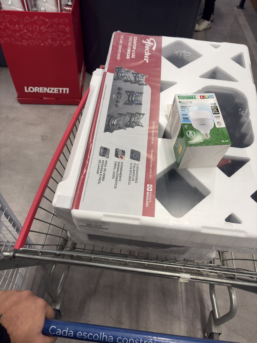 dutra_biel's tweet photo. Comprando coisas pra minha casa 
Não tem coisa melhor … https://t.co/DPJjN3hZWw