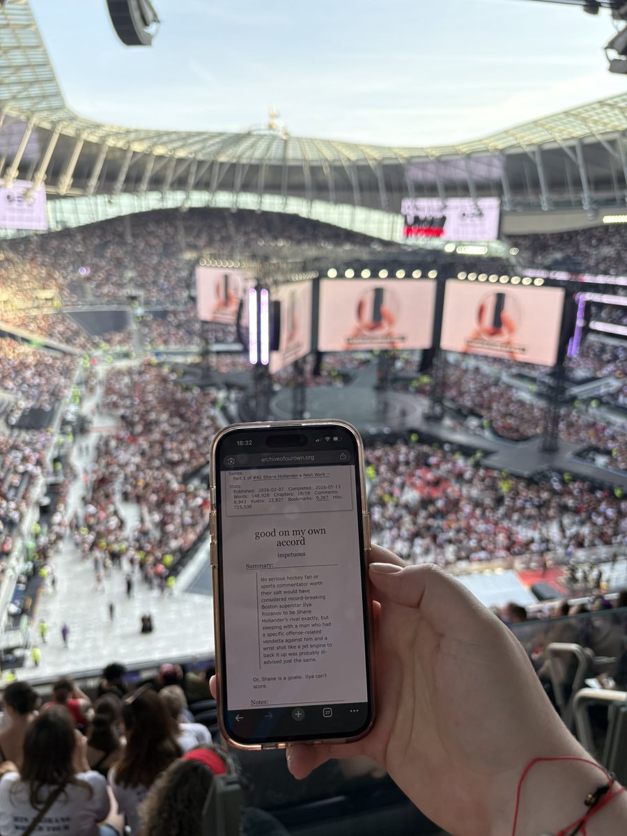 nofishinside's tweet photo. goalie shane fic at the bts concert 😌 a legend amongst legends @minrozanov https://t.co/KPFIysp38P
