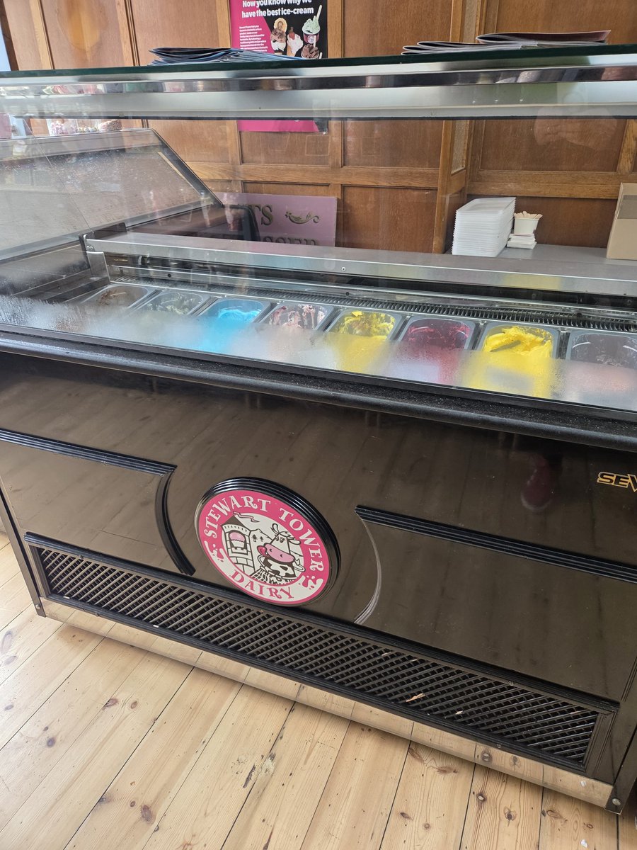 AlexCoombsCrime's tweet photo. If you are in #Stockbridge, #Edinburgh and fancy pastry, go to @LaBaratine in Raeburn Place. And for #Gelato there's this place opposite. @stewarttower make really good Gelato https://t.co/Z4yZ7wlaMS