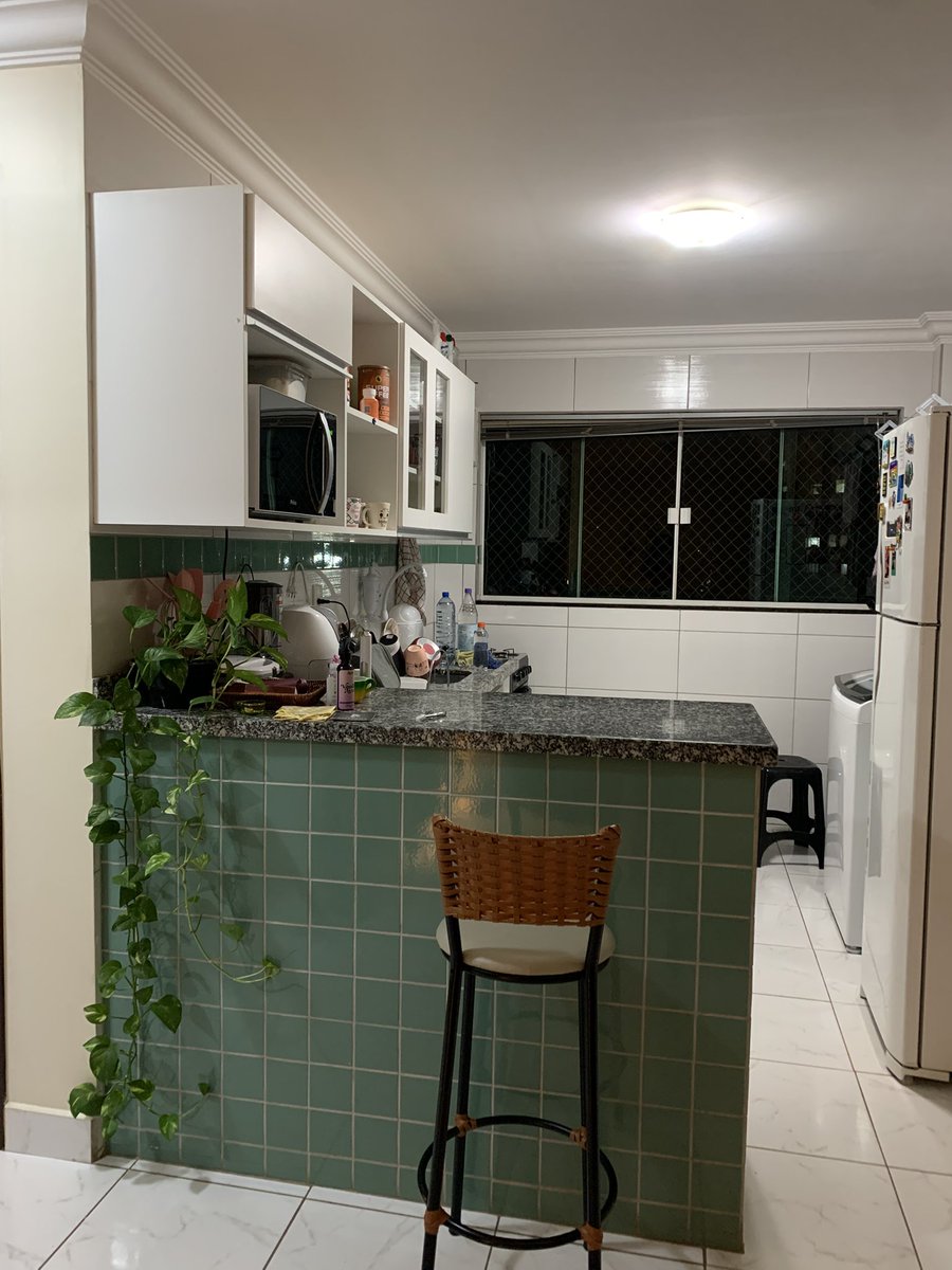 aniflavs's tweet photo. apartamento de uma mulher de 29 anos que detesta minimalismo https://t.co/Iv4FlvyCOE