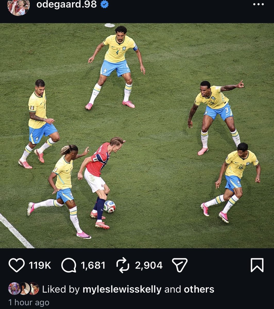 wasnt4me's tweet photo. Who does he think he is https://t.co/5oQeuwNmUz
