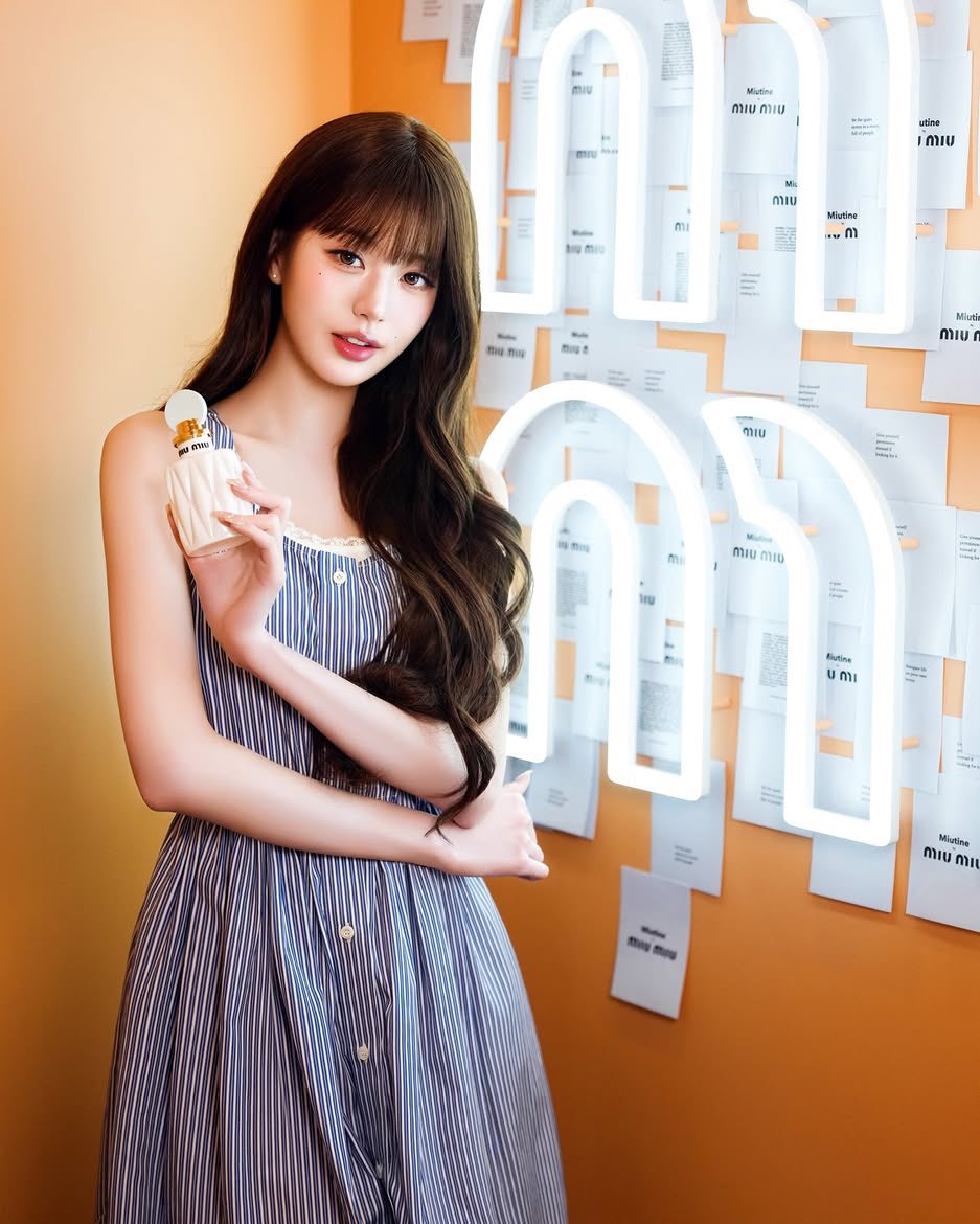 WonyoungGlobal's tweet photo. 📸 [PHOTO] 260707 SPUR Magazine Instagram update with Jang Wonyoung

💌 Miu Miu Beauty's POP UP in Roppongi Hills

 #IVE #아이브 #JANGWONYOUNG #장원영 https://t.co/40vljuMsPp