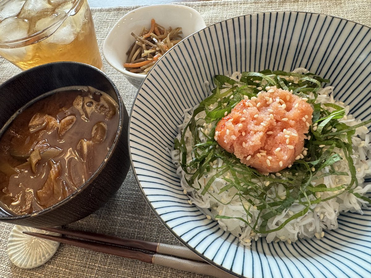 marblin's tweet photo. おはようございます☀️
朝ごはん 明太子しらす丼
今日も1日がんばろう〜✨
#まぶゴハン https://t.co/ZAp7YwHa1O