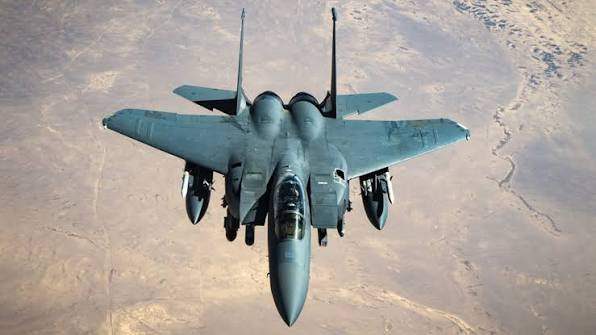 jackprandelli's tweet photo. 🚨 The US just launched military strikes on Iran. 
The ceasefire is over.

US Central Command says it's conducting "a series of powerful strikes" against Iran

Stated trigger: Iranian attacks on 3 commercial vessels transiting Hormuz

CENTCOM's own language: Iran's actions were "unwarranted, dangerous, and a clear violation of the ceasefire"

This is the fastest reversal of the year. Watch Brent, and every tanker currently sitting in Hormuz.

do not miss my latest article on oil prices after the Hormuz attacks and the US revokes the sanctions waiver on Iran’s oil👇