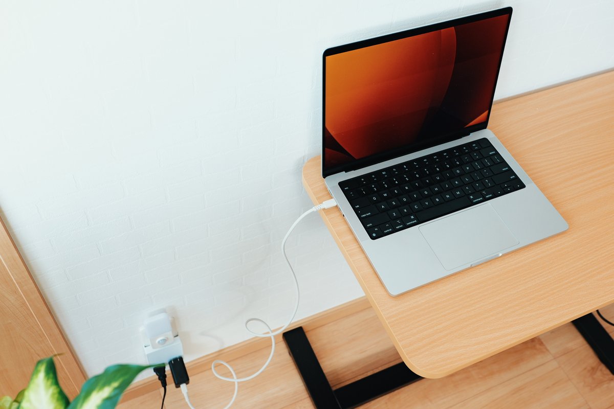 taishonpresso's tweet photo. 【速報】AirPodsクラスに小さい67W充電器ついに出た

MacBook Proも充電できるし、日本メーカー製で高いかなと思ったらセールで1,000円台で吹いたwww https://t.co/Gc4V3yaE10