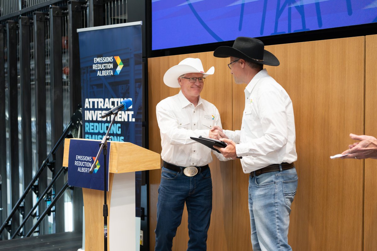 ERAlberta_'s tweet photo. BIG NEWS: The future of drilling is being built in Alberta. 

We're investing $37M in 10 groundbreaking projects, unlocking $179M in total investment to advance robotic automation, geothermal energy, next-gen drilling, and emissions reduction.

Learn more: https://t.co/m3AiIJ3v5m https://t.co/LGmyQcz7LN