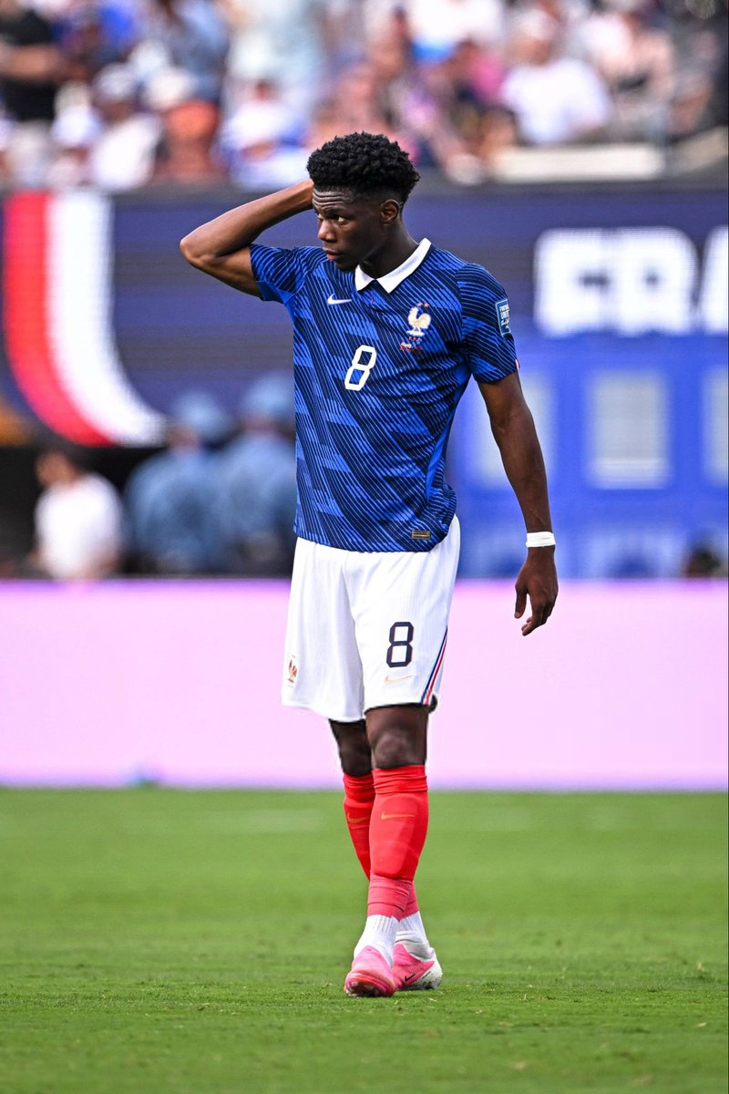 utdreport's tweet photo. Aurélien Tchouaméni is part of Real Madrid’s midfield plans for next season, along with Federico Valverde, Arda Güler, Bernardo Silva, and Jude Bellingham.

The only midfielder who could leave if the right offer arrives is Eduardo Camavinga, and that would only happen if he changes his stance on staying at Madrid [@Ramon_AlvarezMM]