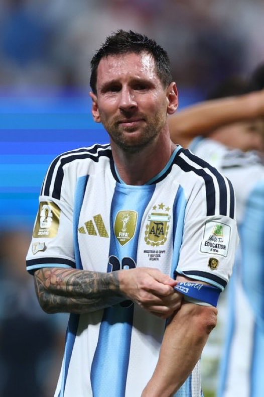 coach_barca's tweet photo. بين الصورتين .. 

20 عام .. واخفاقات وفشل وتبخر أحلام

ثم بطولة تلو بطولة تلو بطولة .. 

كتب التاريخ .. ثم ختمه .. ثم اعاد صياغته

39 سنه ولا زال هو الافضل .. والاجمل

ما تعرض له ميسي من تجاهل ادخاله في مونديال 2006

مرورا بسوء المدربين والاتحاد وغياب الحظ

انتهاءً بتحقيق حلم المونديال والكوبا مرتين

ولا زال يحمل المنتخب على عاتقه في ظل سوء 6 لاعبين اساسيين 

يستحق ان يخلد كل ذلك في فلم سينمائي تتذكره كل الاجيال !

#ميسي