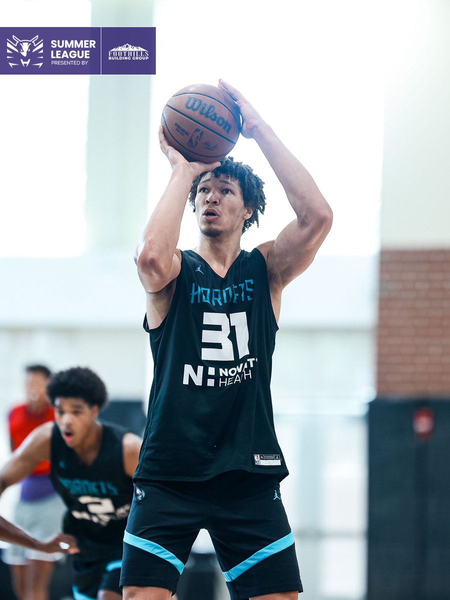hornets's tweet photo. work before headin' out west https://t.co/jZEzl5PfyR