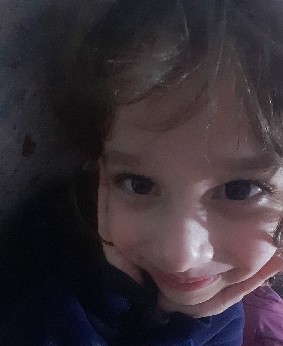 idollette_'s tweet photo. @amyy_tweetz I've always loved my little sister cat eyes since she was a baby and even now. ♡ https://t.co/IYrT20xVCI