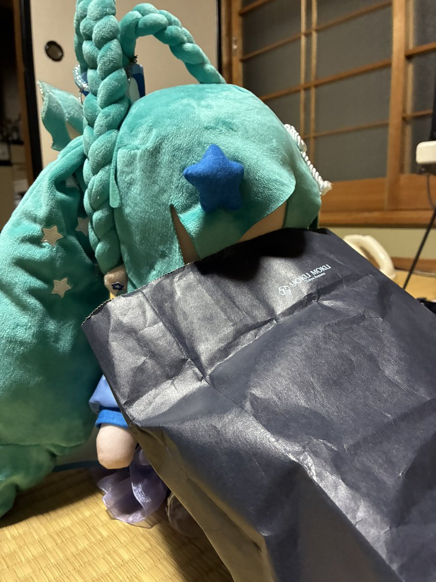 SUTERIA6's tweet photo. @Takuma_TM506 他のおやつ捜索中ひめ https://t.co/gccpN3L7jL