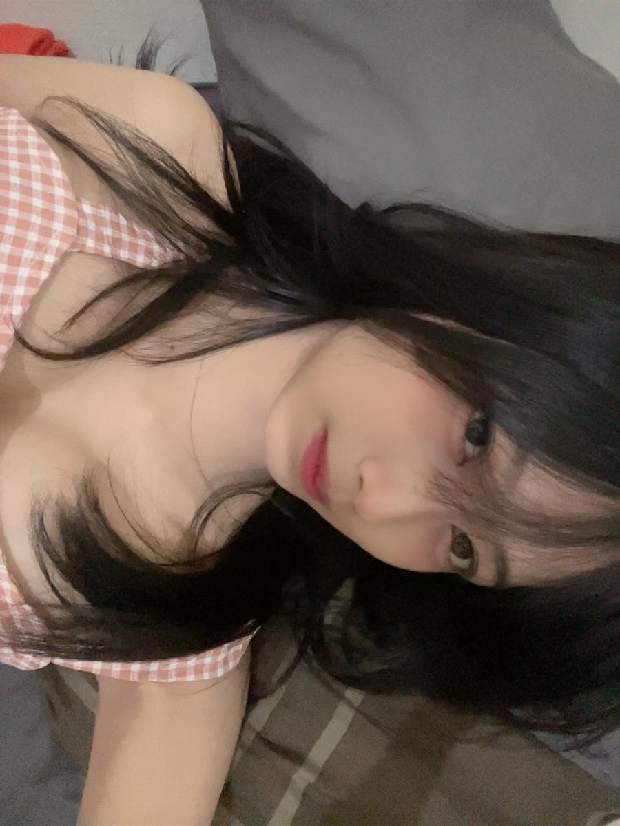 mmoieuu's tweet photo. baru selesai live maw bobo dulu :3 morning guys btw!🌤️ https://t.co/PDzqj548oI