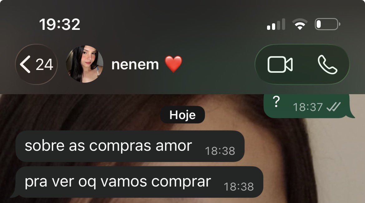 ratotolol's tweet photo. aquele mini ataque cardíaco ela sumindo  por 20min dps de falar que precisávamos conversar https://t.co/JMLYtPc1Fl