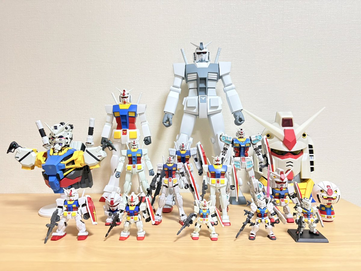 chairman_splash's tweet photo. #鱧のガンダム並び立ちプロジェクト 進捗
まただんだん増えてきたので実家のガンダム達と合流するのが楽しみです
にしてもハイパーくんやっぱでけぇな…… https://t.co/v8VUPk7l4U
