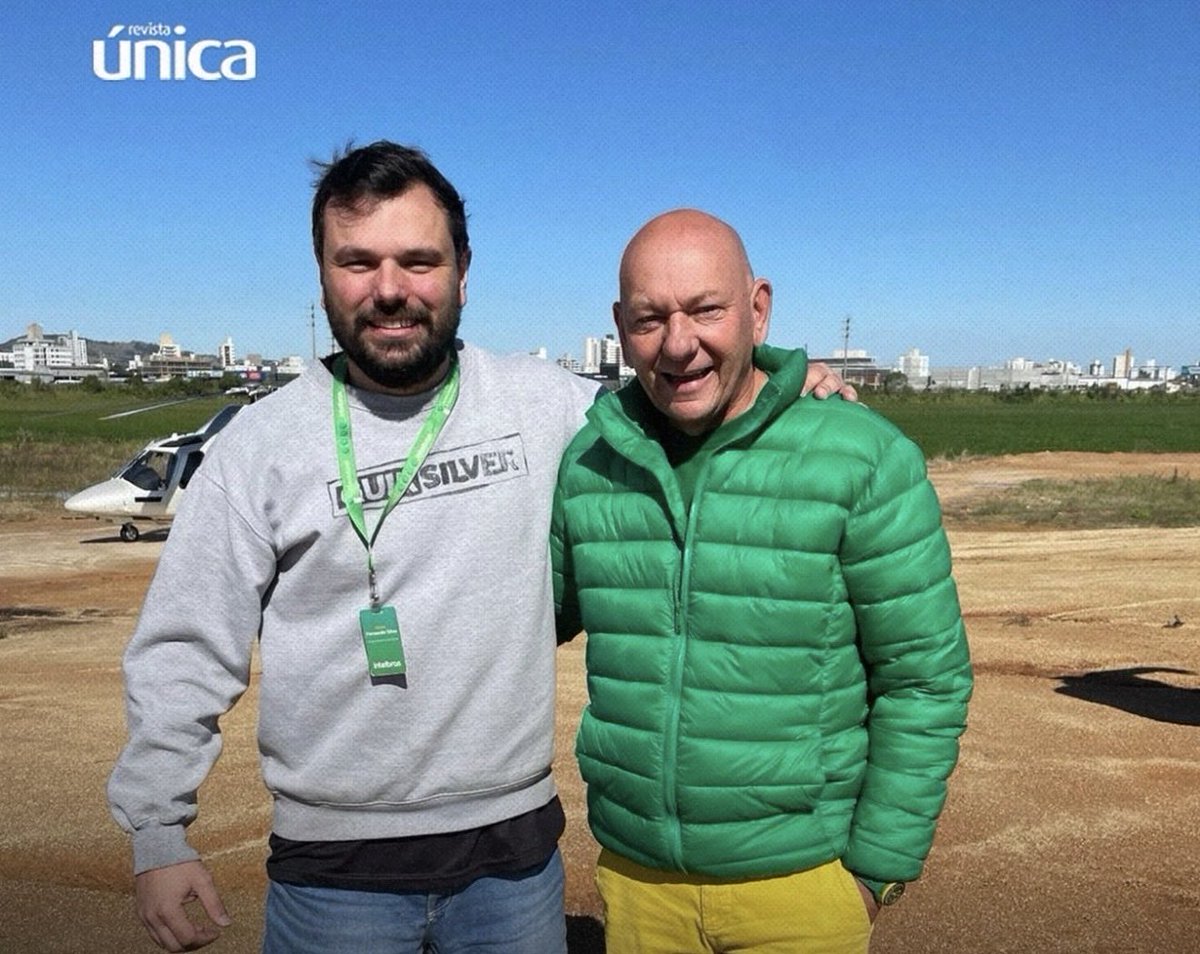 joaozaboti's tweet photo. LUCIANO HANG EM TUBARÃO ✅

Luciano Hang visita área em Tubarão para avaliar futura megaloja da Havan 🗽

Fonte: revista única https://t.co/AQNacsrVB8