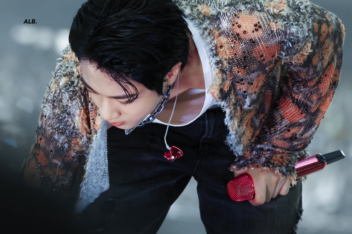 ALittleBraver92's tweet photo. 260707 HD

OMGGGGGG 

#방탄소년단진 #김석진 #석진 #진 #BTSJIN #JIN 
#BTS_WORLDTOUR_ARIRANG
@BTS_twt https://t.co/QClDojwJvQ