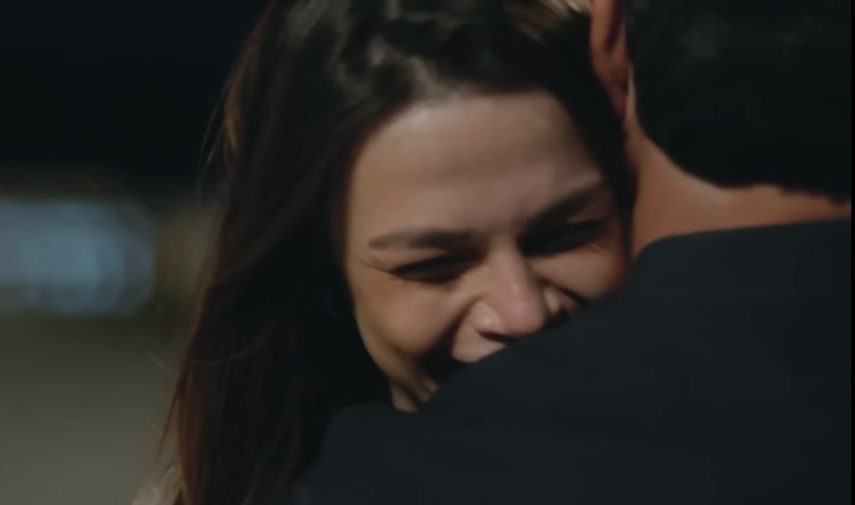 senesinlen's tweet photo. Ne sen Leyla'sın ne de ben Mecnun
Ne sen yorgun ne de ben yorgun
Kederli bir akşam, içmişiz sarhoşuz, hepsi bu🎶🫠❤️ https://t.co/cIPvxG9rwT