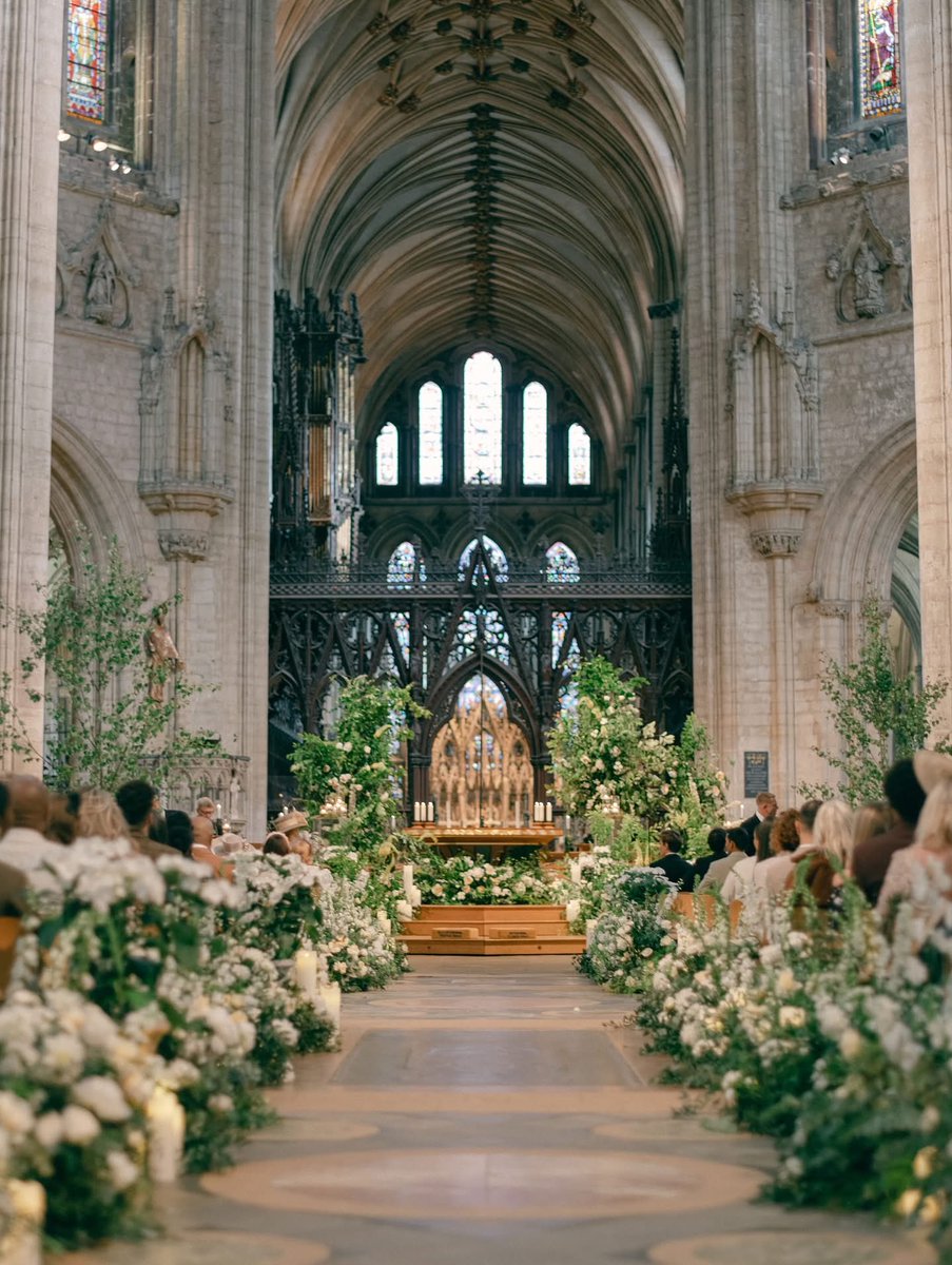 saamcarr's tweet photo. all this talk of taylor’s wedding is reminding me of how pixie lott and oliver cheshire’s wedding in 2022 was literally one of the most stunning ceremonies i have ever seen and the photos were just incredibly beautiful https://t.co/HuAYhm94YR