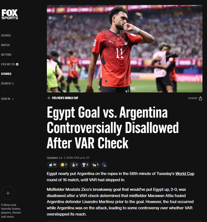 M0ATH's tweet photo. 🔴: الظاهر ان تقنية ال "VAR" من الاشياء اللي خربت متعة كرة القدم، حالياً في جدل كبير وعدد من المشاهير والصحف العالمية تتكلم عن موضوعها وكيف انه الغي هدف مصر بسببها…

من بين الشخصيات اللي علقت على الموضوع اسطورة الشطرنج كاسباروف وقال: "هدف مصري لا يصدق يُلغى بسبب خطأ بعيد تماماً، ثم يتكرر نفس الموقف بعدها بضع دقائق ويُحتسب هدف للأرجنتين دون إلغاء! لا وجود لتقنية الفيديو (VAR)، لا شيء؟ الفيفا تبدو مجدداً وكأنها أضحوكة فاسدة، تحابي النجوم وتجاملهم"

ايضاً البروفسور مايكل ماكفول، أستاذ العلوم السياسية في جامعة ستانفورد قال: "لست معجب بالطريقة التي تستخدم بها تقنية VAR حاليا، لقد تعرضت مصر للسرقة للتو"

وبعض الصحف سلطت الضوء على التقنيه واللي اثرت على المباراة بنظرهم