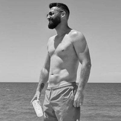 andrewhoward84's tweet photo. #NewProfilePic https://t.co/zCLa5k0dQI