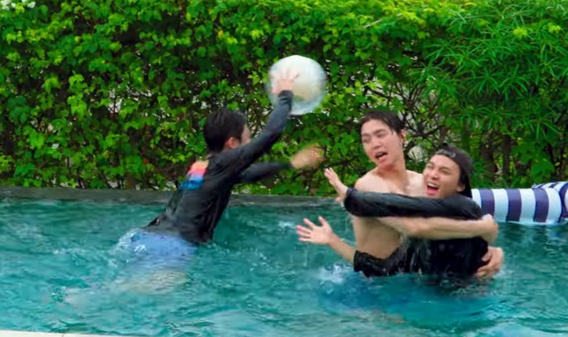 NCT20RESONANCE's tweet photo. JOHNJAE terrorizing 127 be like 🤣 https://t.co/beovQFBQ5V