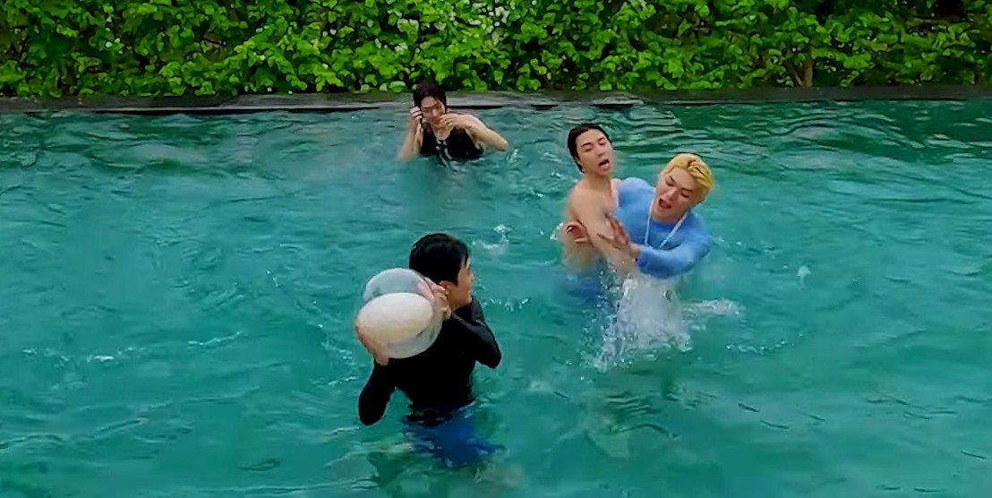 NCT20RESONANCE's tweet photo. JOHNJAE terrorizing 127 be like 🤣 https://t.co/beovQFBQ5V
