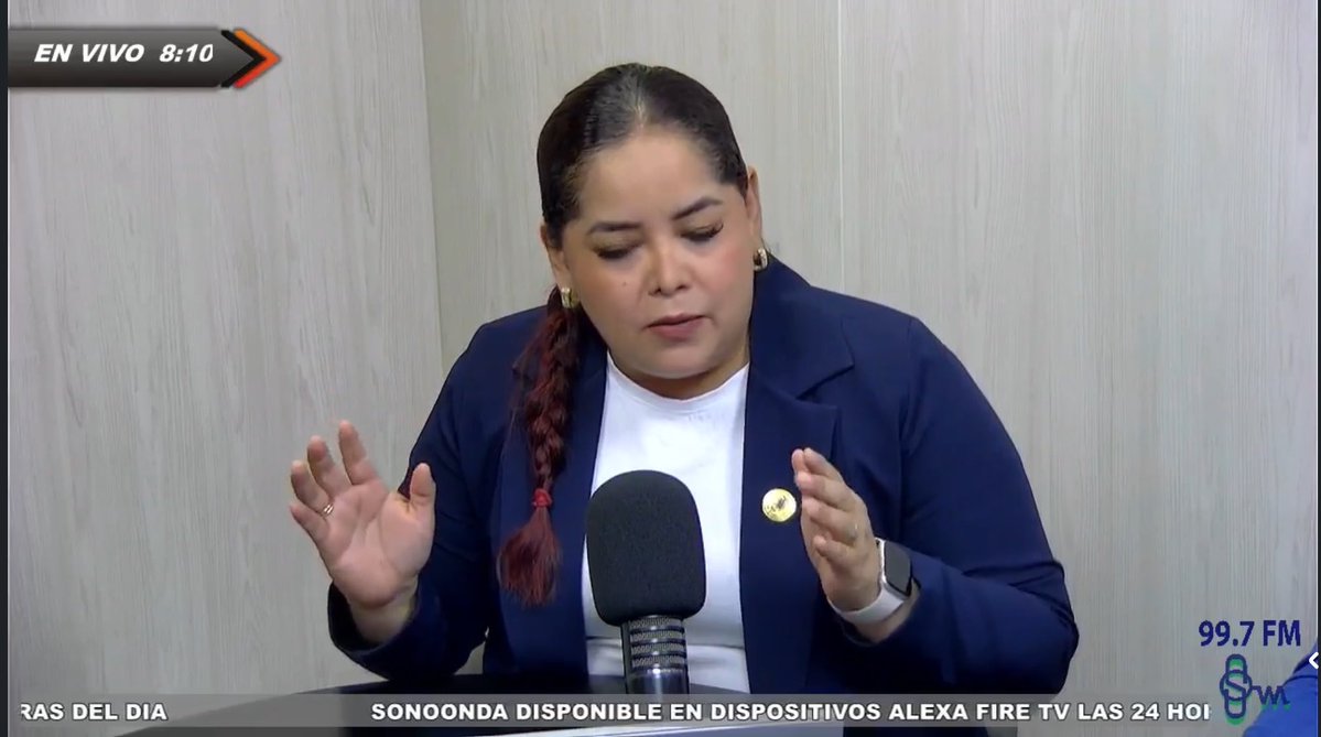 DPManabiSalud's tweet photo. #Portoviejo | Martha Pita, directora provincial de Salud destacó las acciones preventivas contra el Dengue que se vienen realizando y las recomendaciones que debe tomar la comunidad. Asimismo abordó sobre el abastecimiento de insumos y medicinas en todos los niveles de atencion. https://t.co/QFPud4C6JO