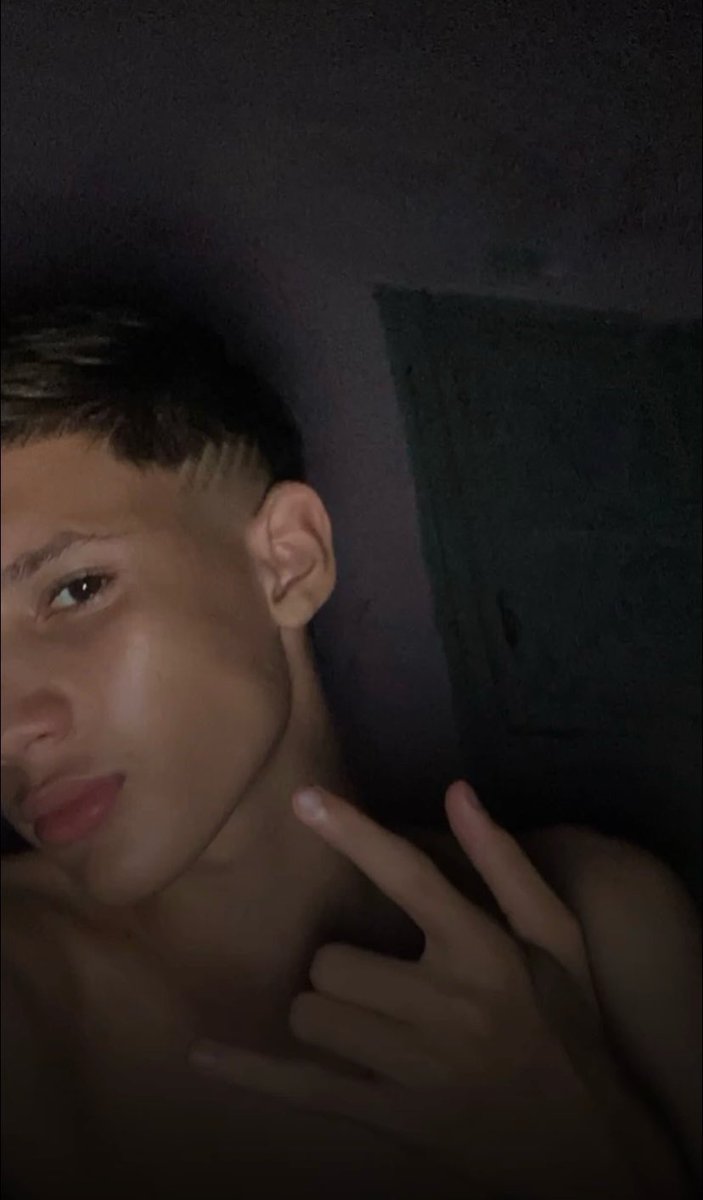 lzin14__'s tweet photo. boa noite https://t.co/HLhrnpVELo
