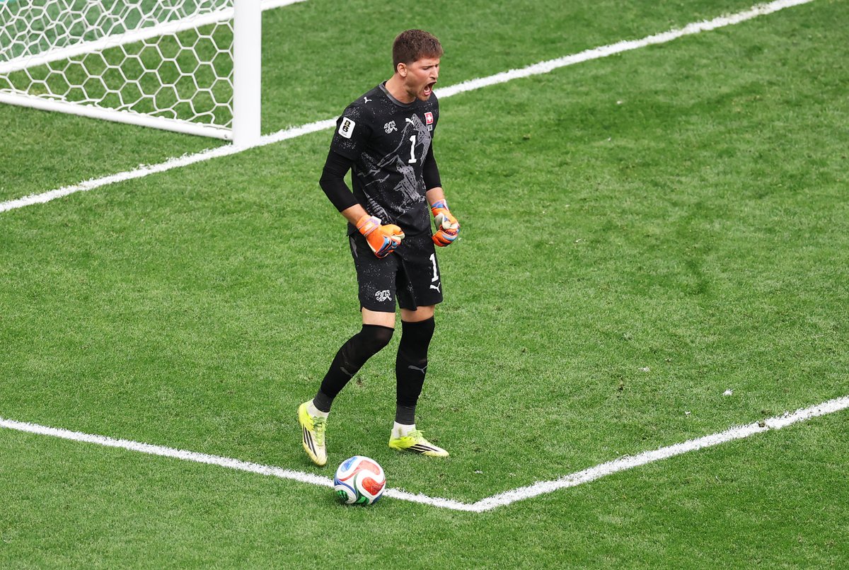GoalJP_Official's tweet photo. 🇨🇭 スイスが72年ぶりのベスト8！🇨🇴

スイスがコロンビアとのPK戦制し、ベスト16の壁をついに破る。

準々決勝ではアルゼンチンとの対戦が決定した。

スイス 0-0（PK:  4-3） コロンビア https://t.co/3C4duBS6AH