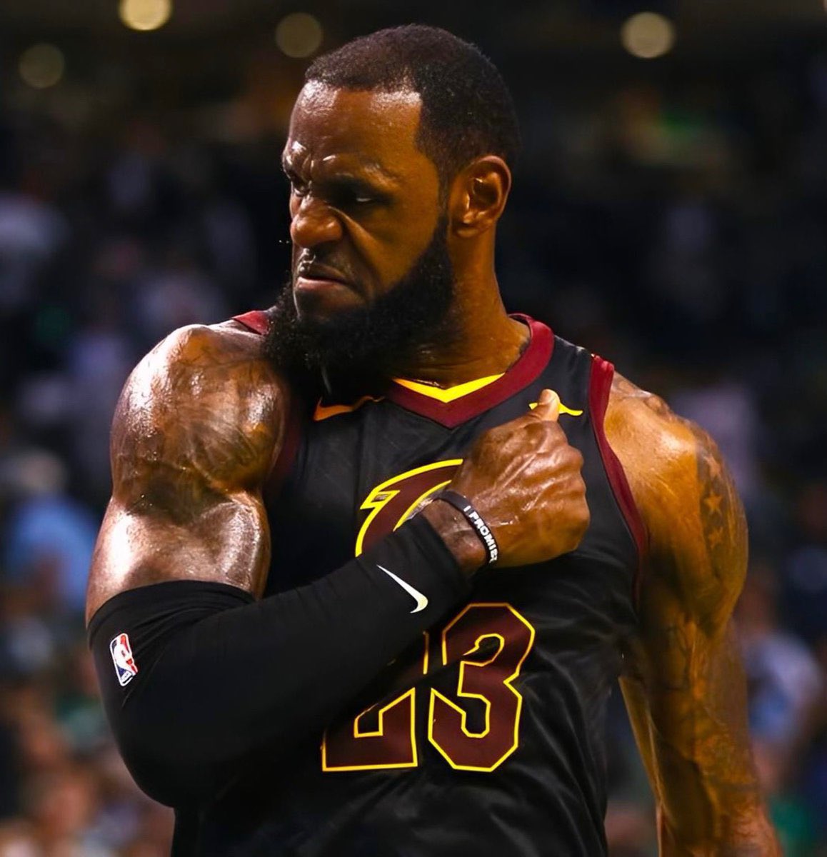 NBAdoPovo's tweet photo. Segundo o @ShamsCharania, o Top 3 da corrida pela contratação de LeBron James está assim:

Cleveland Cavaliers
Miami Heat
Philadelphia 76ers

Existem outros times correndo por fora, mas esse seria o Top 3 atualmente https://t.co/zAu19BHVCI