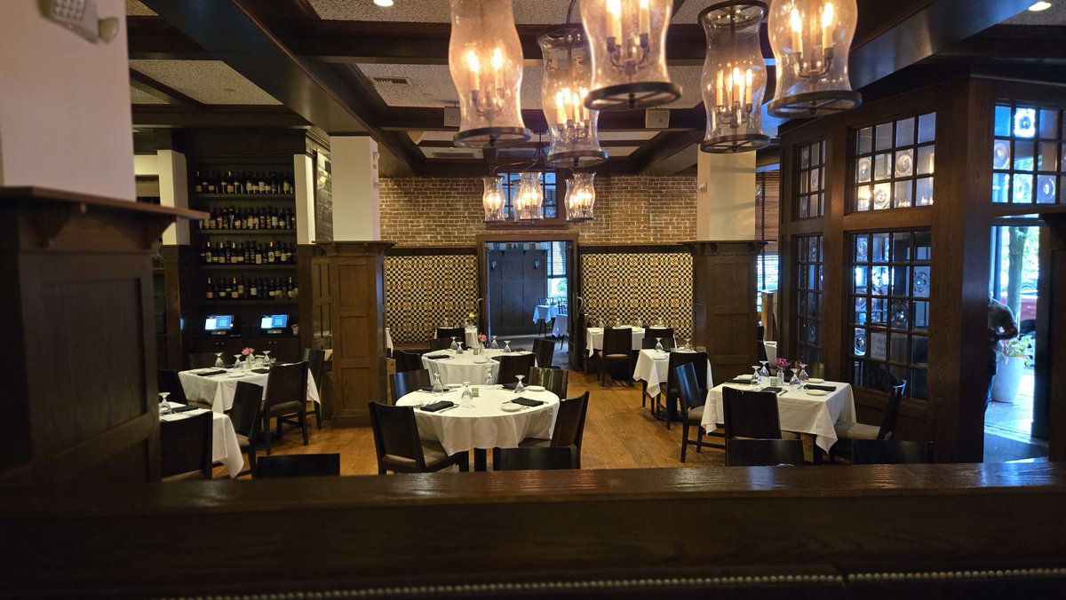 S4Tech123's tweet photo. Out with the toast, in with the tech.
The Mills Tavern in Providence just upgraded to Shift4 DINE POS—faster service, smoother payments, and zero crumbs left behind. When your POS works this well, the only thing getting burned should be the competition. https://t.co/OLf2bJBB4V