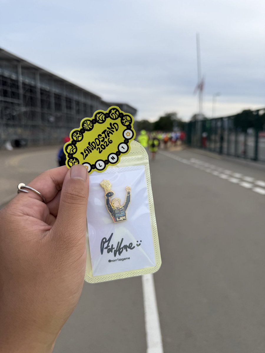 zxresolute's tweet photo. went to an f1 race. 1000000/10 https://t.co/Wf7iOLFB6Z