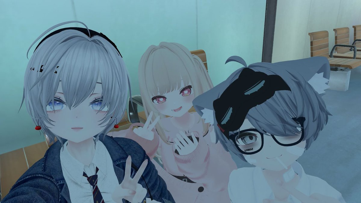 san777VRC's tweet photo. ←4ヶ月前　→現在
みんな癖もりもりになってる https://t.co/acjfE2WGfa