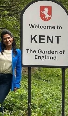 LovingSukeve's tweet photo. Bal behind the scenes of today’s episode! 💙
#EastEnders #SukiPanesar #BalvinderSopal https://t.co/0xTAvutpya