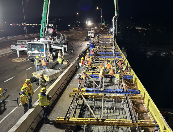 OregonDOT's tweet photo. Two separate projects will affect #PDXtraffic thru #Portland on Fri. &amp; Sat. nights. NB I-205 closes on Fri, July 10 from 11PM to 7AM Sat. at the #AbernethyBridge, &amp; BOTH directions of I-5 close overnight on Sat, July 11 thru the #RoseQuarter. Details: https://t.co/WHlEaqZfRp https://t.co/EQXB55vjY5