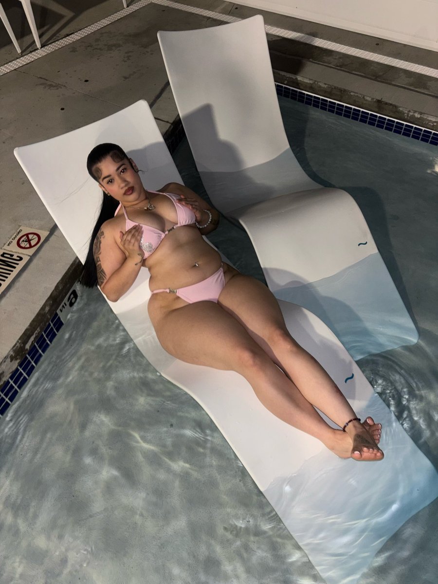 Therealnanii02's tweet photo. ‘ Poolside💦

IG: iiam.nanii02 https://t.co/EJBtj87brZ