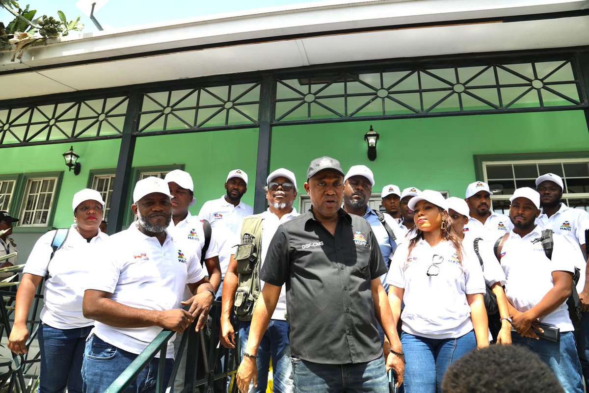 PrimatureHT's tweet photo. COMMUNIQUÉ DE PRESSE

Le Gouvernement haïtien dépêche une mission médicale de solidarité au Venezuela

https://t.co/9JefLhz22O https://t.co/QsVhTMTlFC