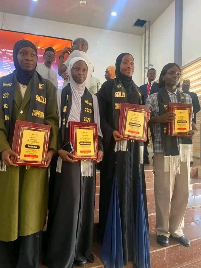 suleiman_qasim's tweet photo. ABU Celebrates Four Female Students for winning the Huawei Global Competition
#Abusite #NaturallyAhead #AbuZaria https://t.co/wt8vZFp9iB