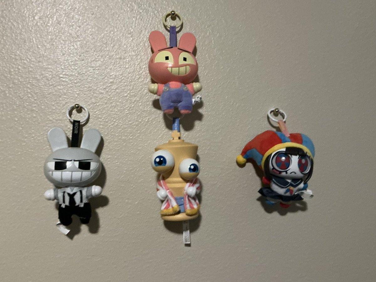 EvilJaxy0w0's tweet photo. My shrine https://t.co/bNSGqcVzYu
