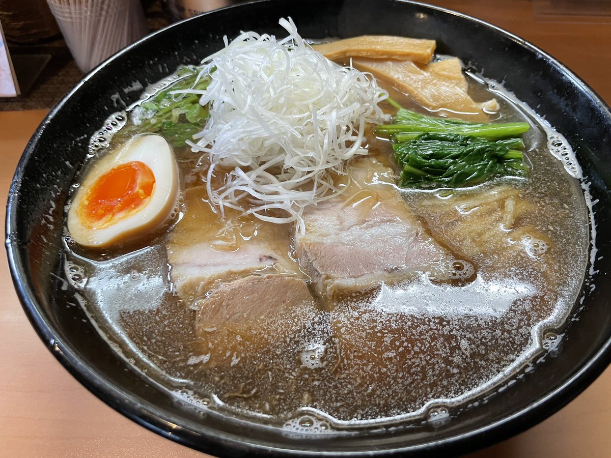 kitakura1020's tweet photo. 青森といえば、煮干しラーメン

だからこそ、きた倉では”鰹”というもう一つの美味しさを楽しんでいただきたいと思ってます😊

煮干しとはまた違った魅力があり、その日の気分で選ぶ楽しさもラーメンの醍醐味‼️

中華そば鰹
鰹つけ麺が人気です‼️

今は鰹香るまぜそばもあります‼️
朝7時〜15時(LO14:30) https://t.co/ESNRMIcxsw